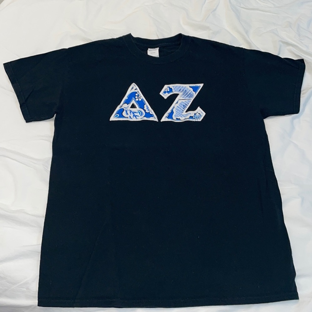 Black embroidered Delta Zeta paisley T-shirt. Size medium.